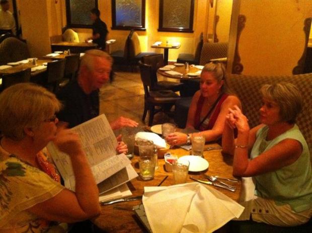 9 dinner at cafe lux with cindy, kathy, mom and dad oct2